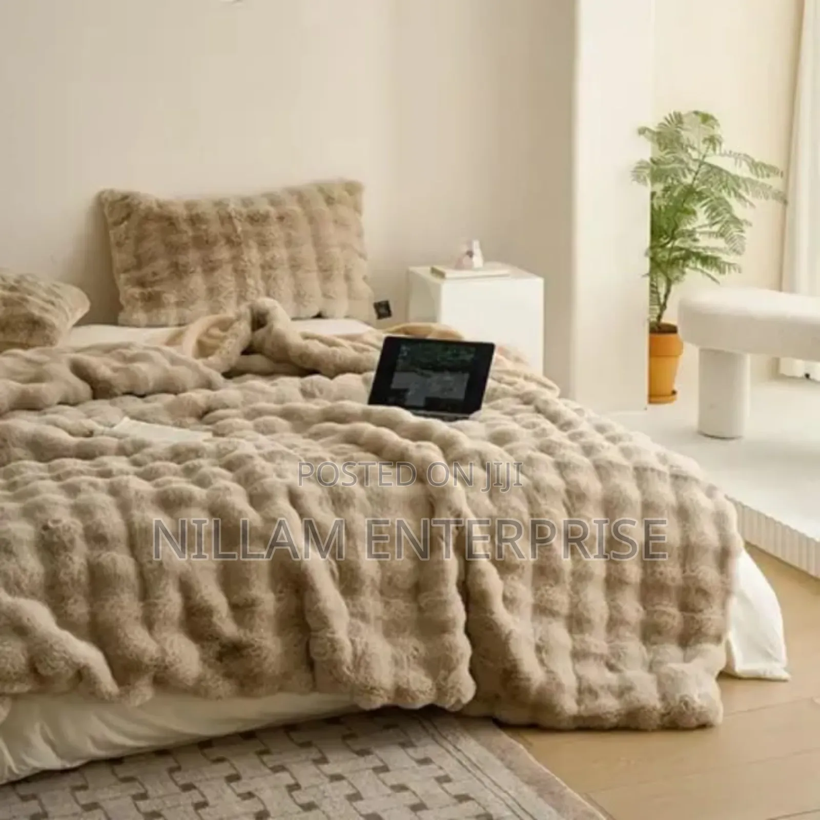 Soft Bubble Winter Throw Blanket