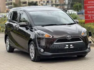 Toyota Sienta 2018 Brown