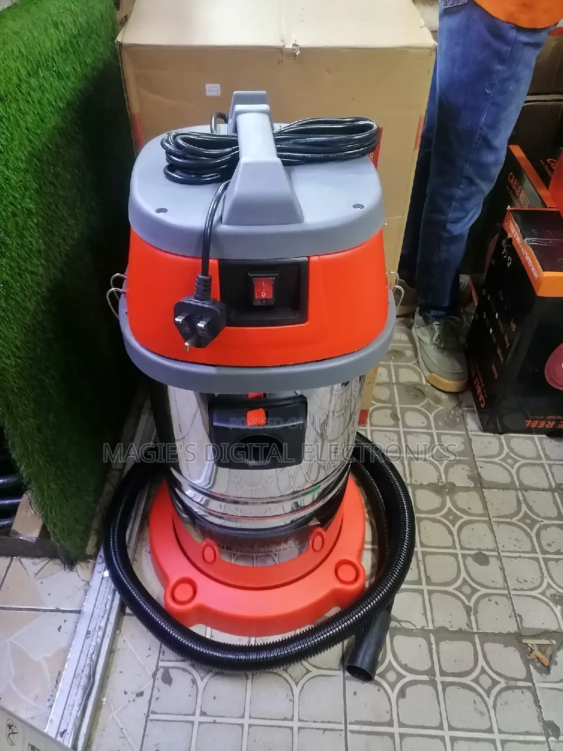 Most Appropriate 50l Windsor Wet Dry Vacuum Cleaner