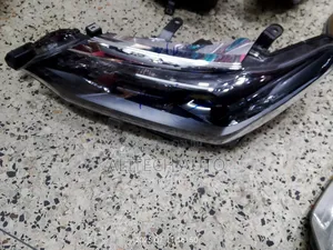 Headlight Toyota Axio 165 Xenon Black