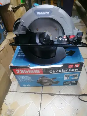 Highly Noted 2000w Makita Circular Saw