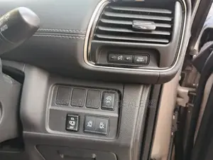 Nissan Serena 2018 Gold