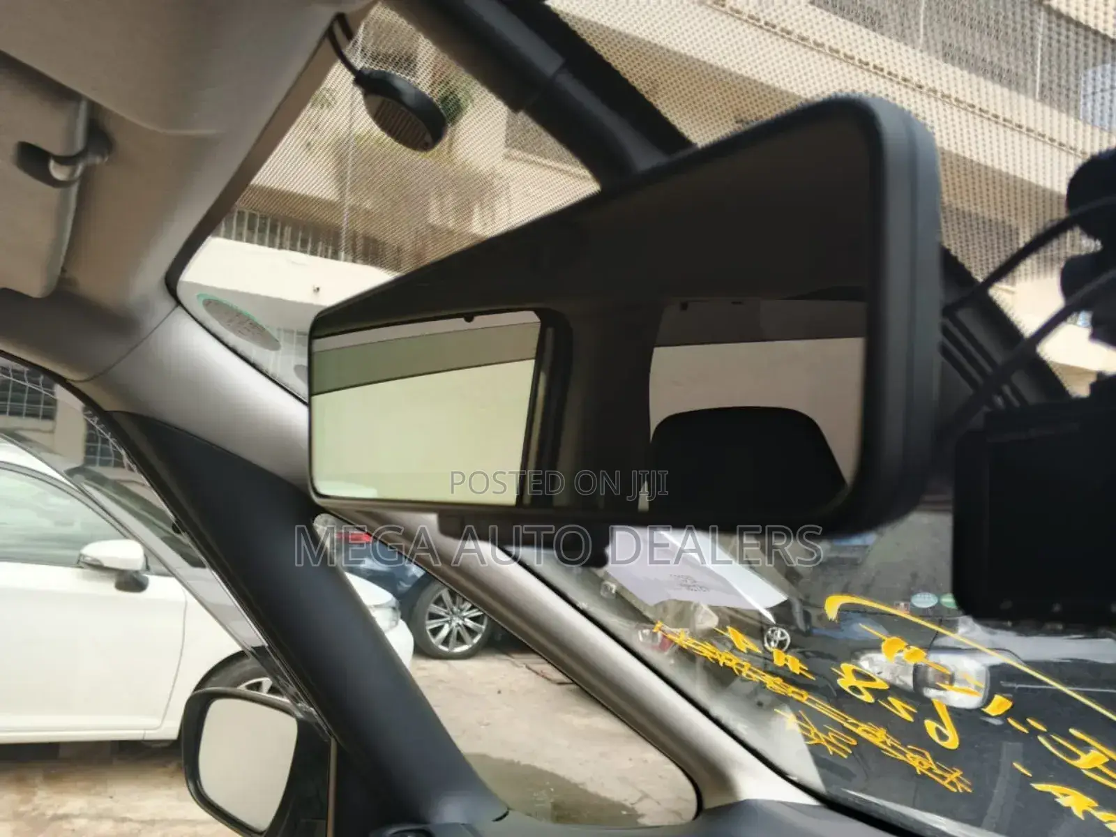 Nissan Serena 2018 Gold