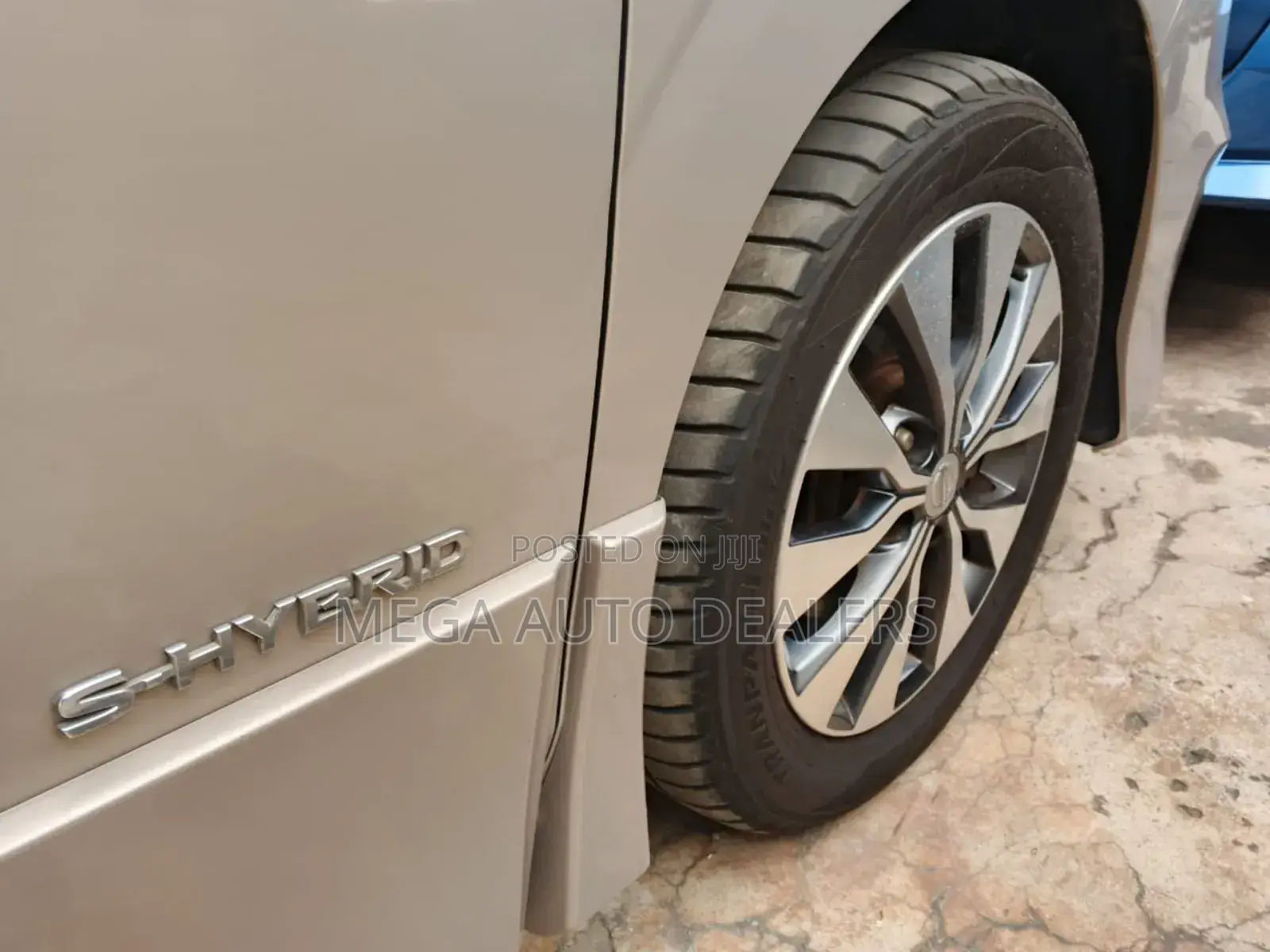 Nissan Serena 2018 Gold