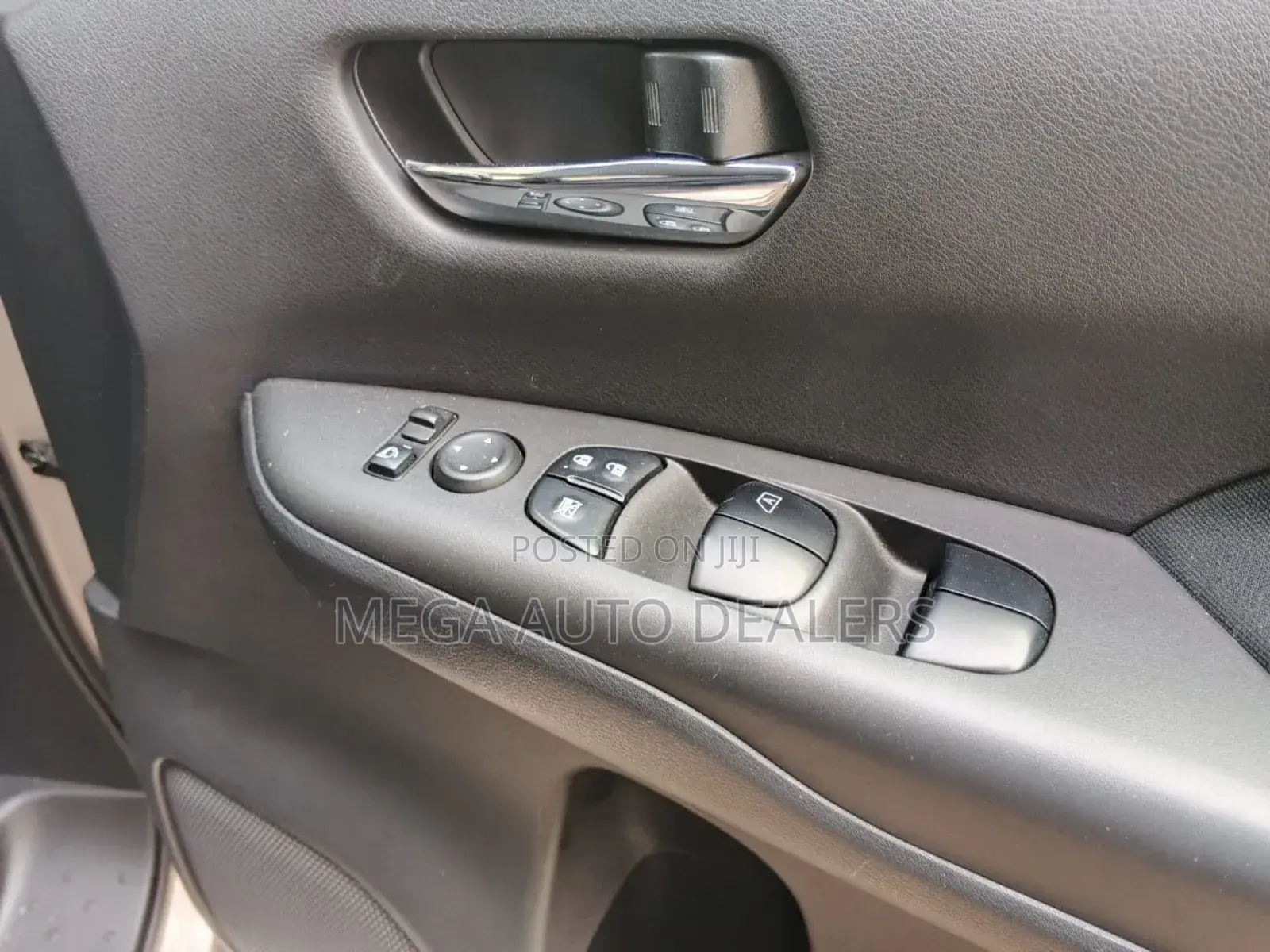 Nissan Serena 2018 Gold
