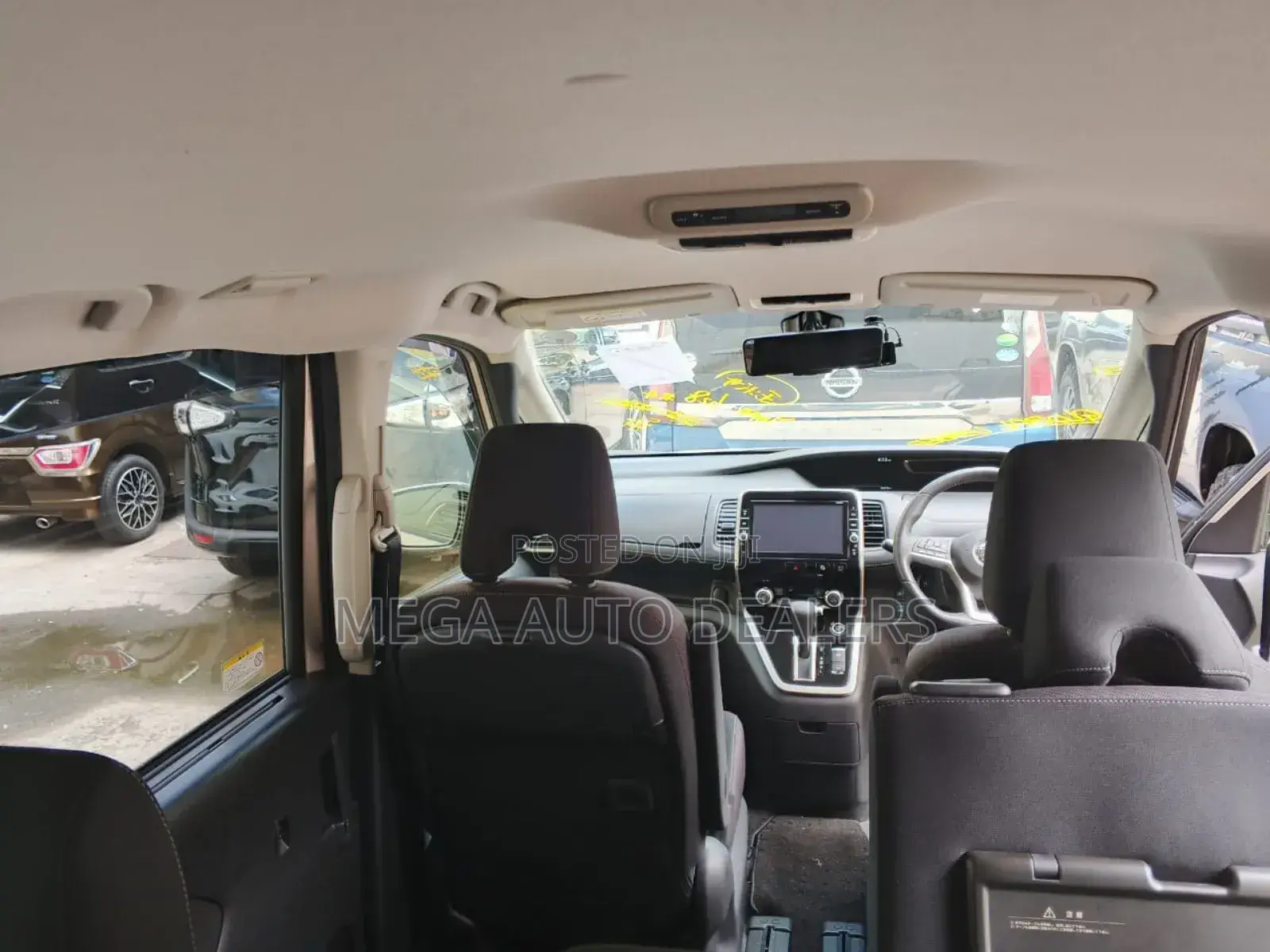 Nissan Serena 2018 Gold