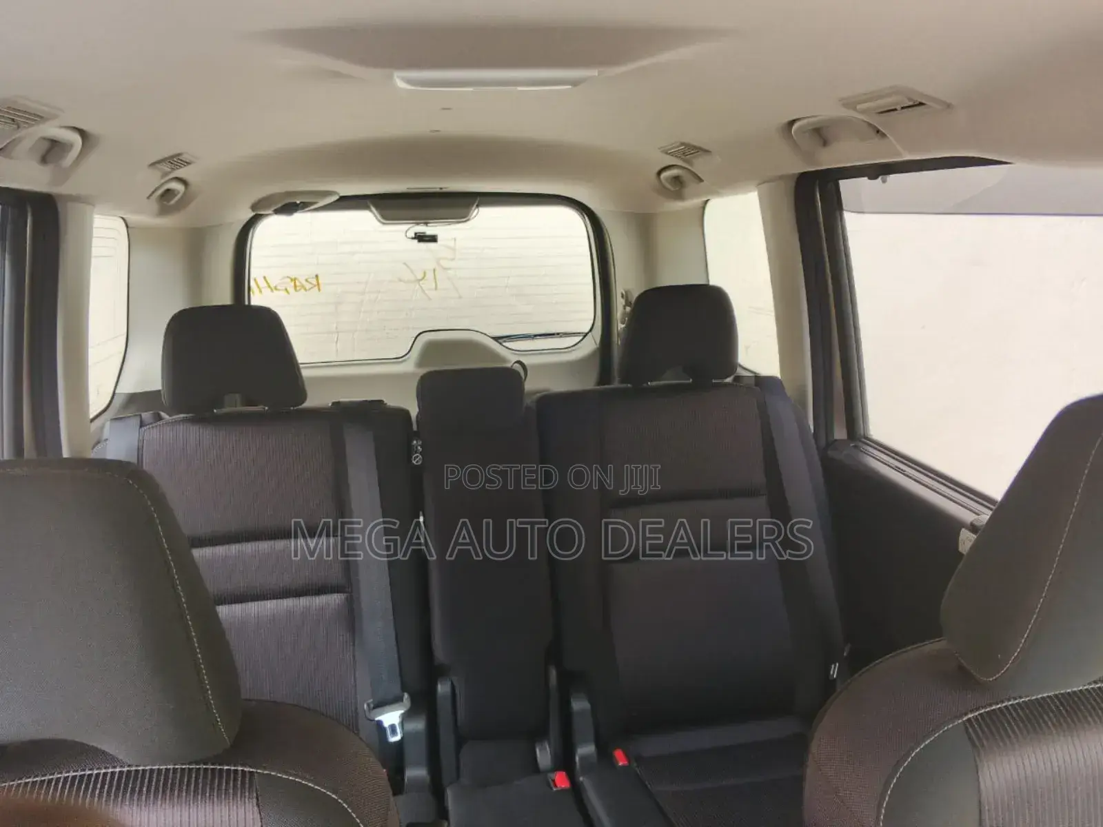 Nissan Serena 2018 Gold