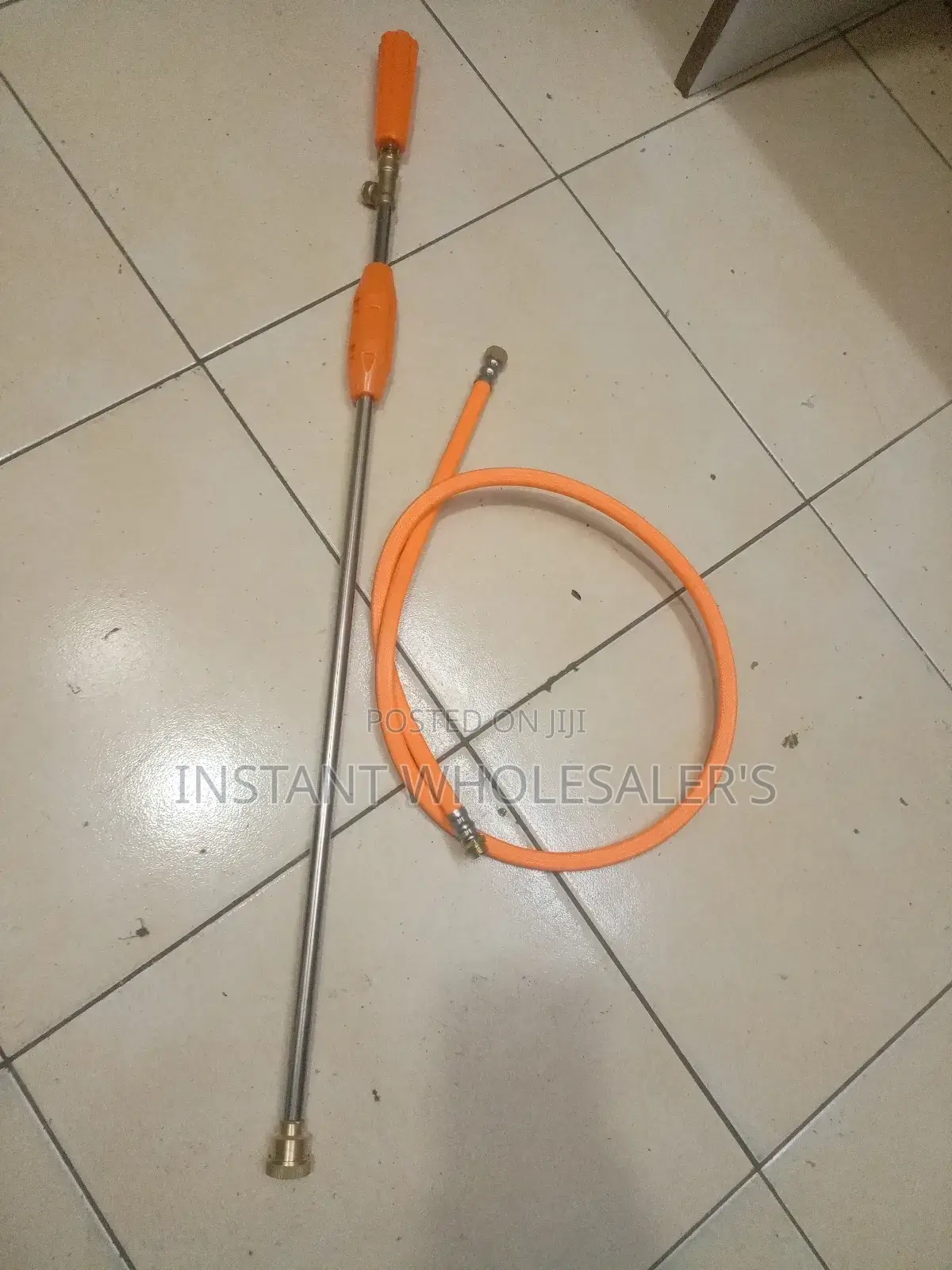 Spray Gun and Pipe