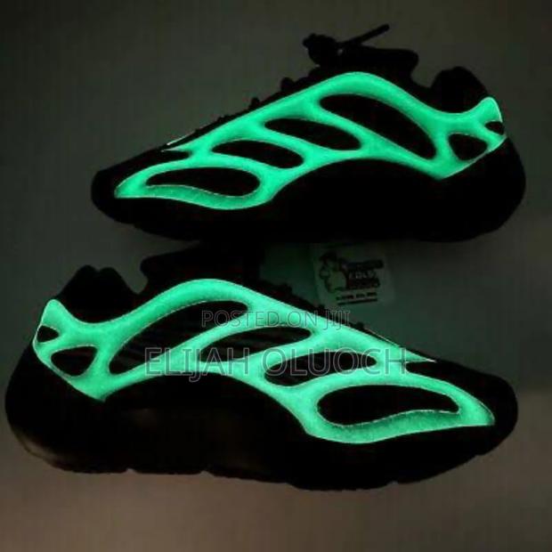 Adidas Yeezy Boost 700 V3 - thumbnail 4