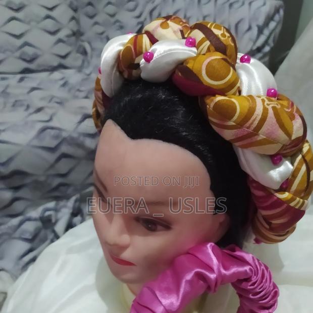 Fascinators - thumbnail 3