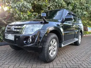 Mitsubishi Pajero V80 3.0 VR-I 2014 Black