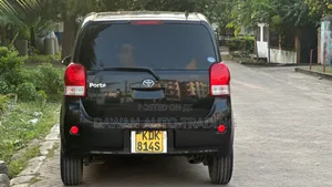 Toyota Porte 1.3 FWD 2015 Black