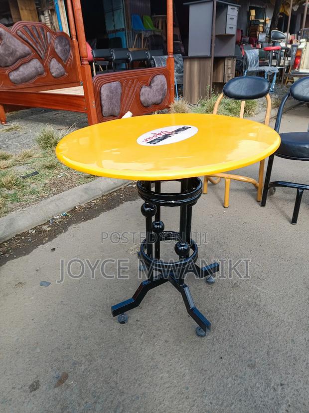 Restaurant Yellow Branded Marble Table  - thumbnail 2