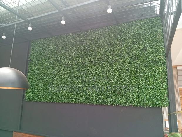 Well Designed Boxwood Panels for Decor and Aesthetics Look