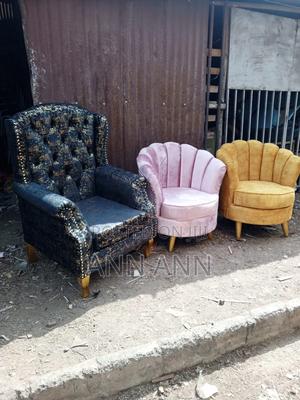 Pedicure Seat and 2 Flowers Set