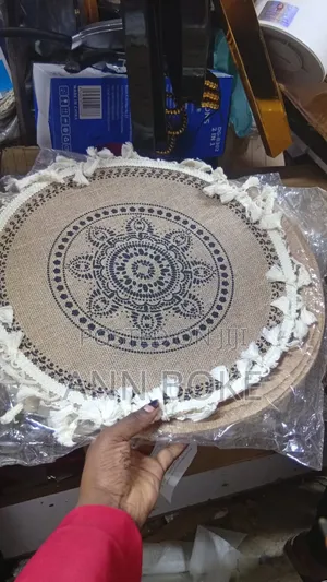 Linen Tablemat 
 Available 
Set 6pcs