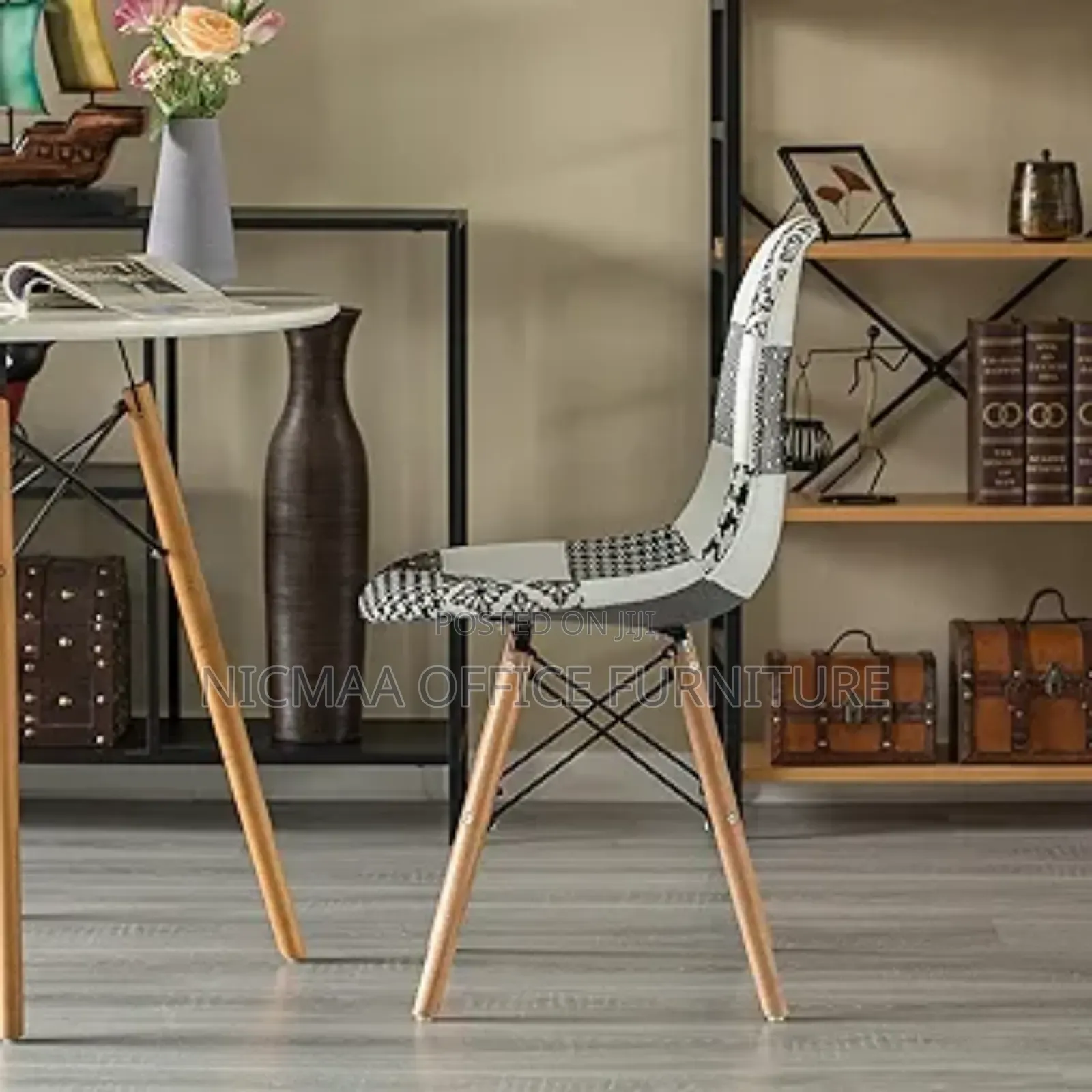 Comfy Stylish Patch Ease Accent Chair