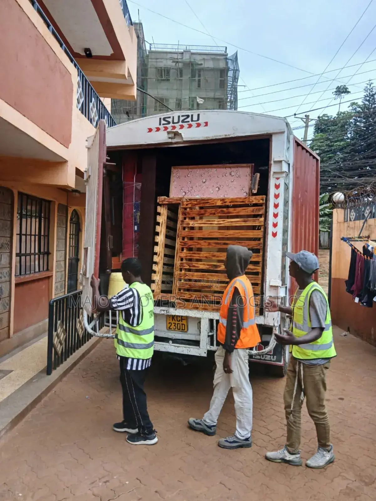 Canter Truck for Logistic Assignments Available