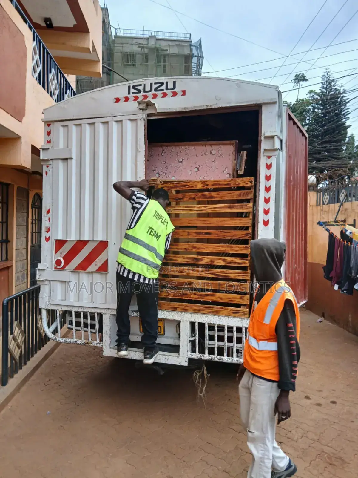 Canter Truck for Logistic Assignments Available