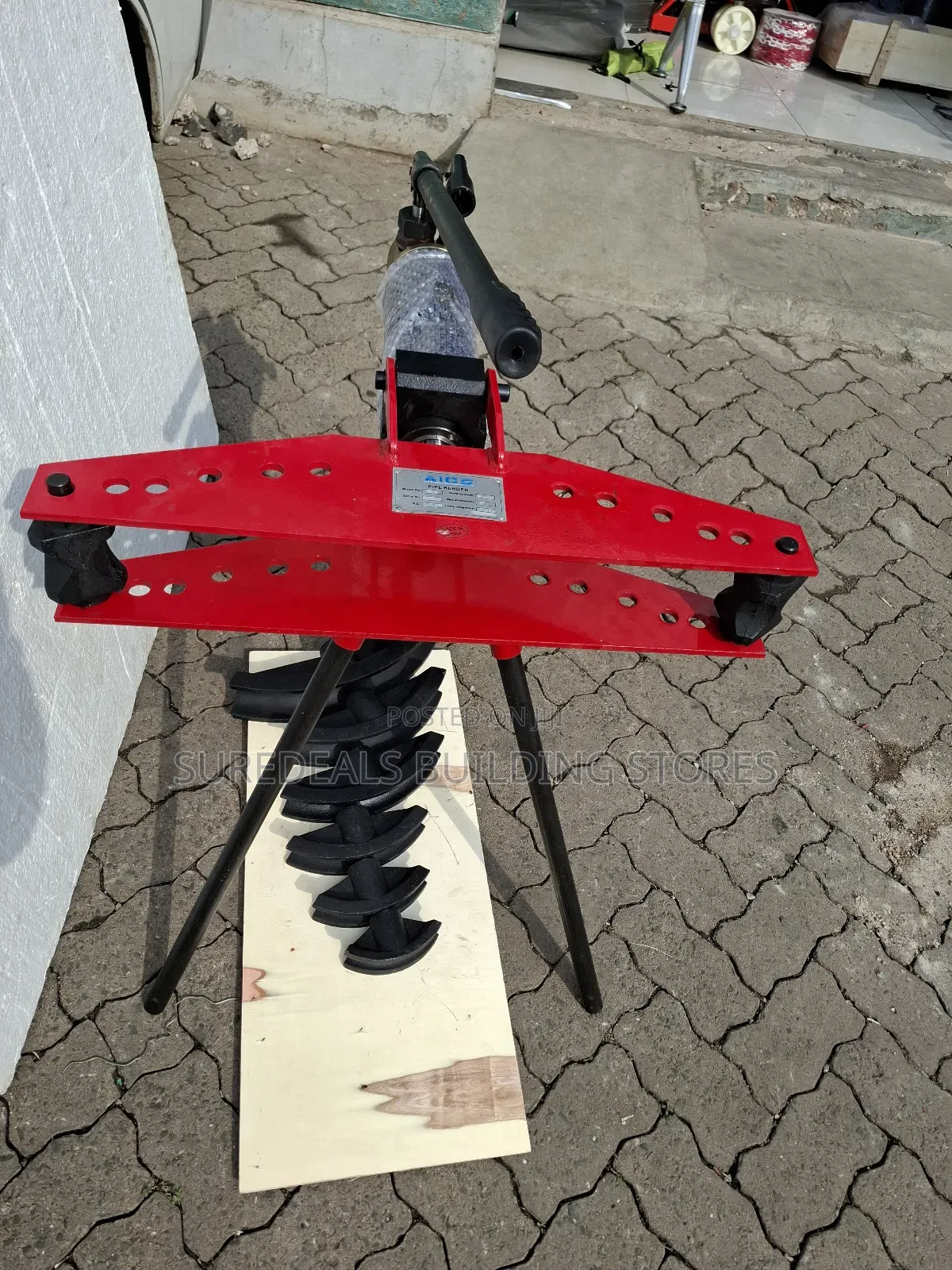1/2 to 2 Inches Hydraulic Pipe Bending Machine.