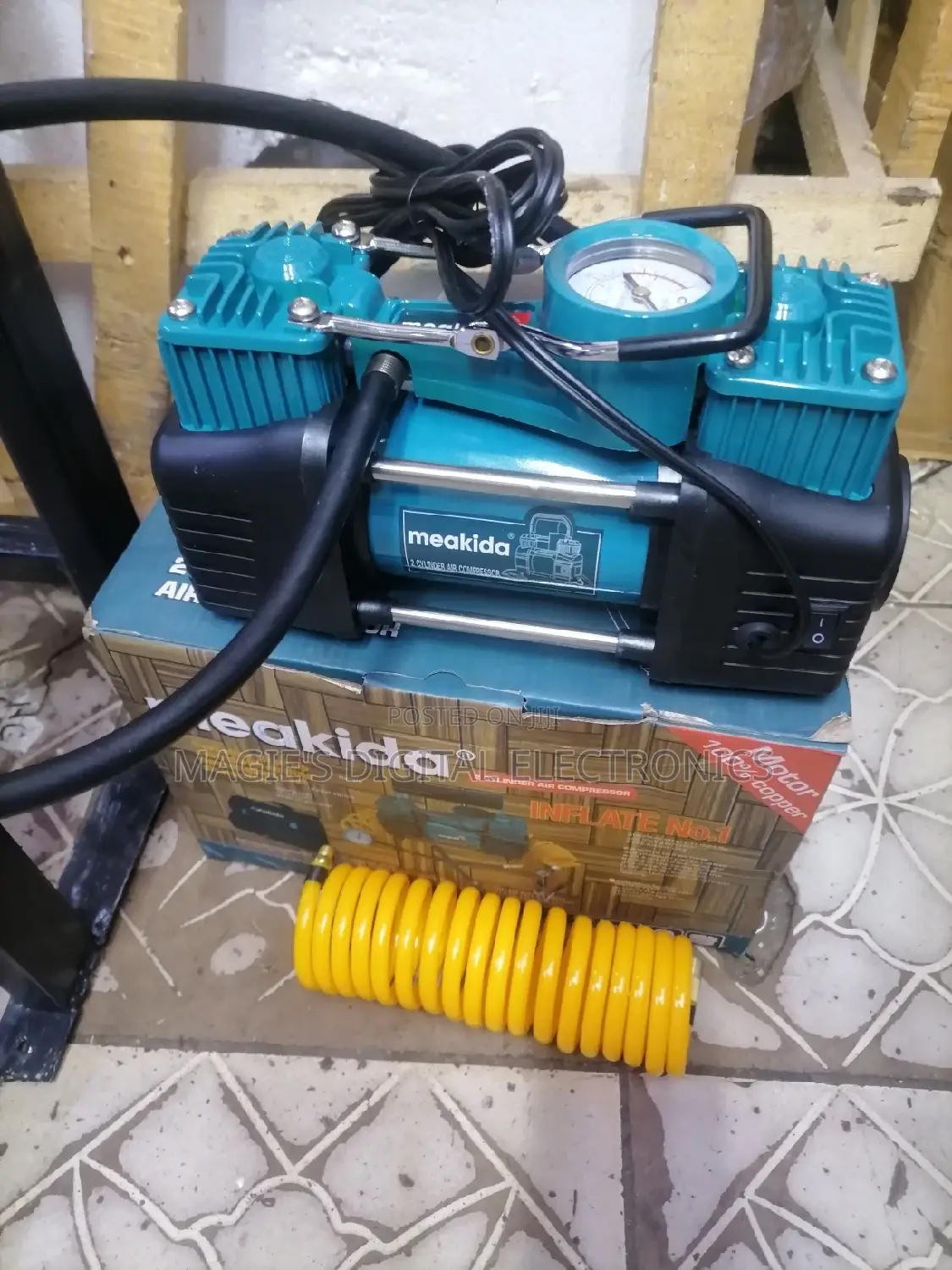 Commercial Standard Meakida 2 Cylinder Air Compressor