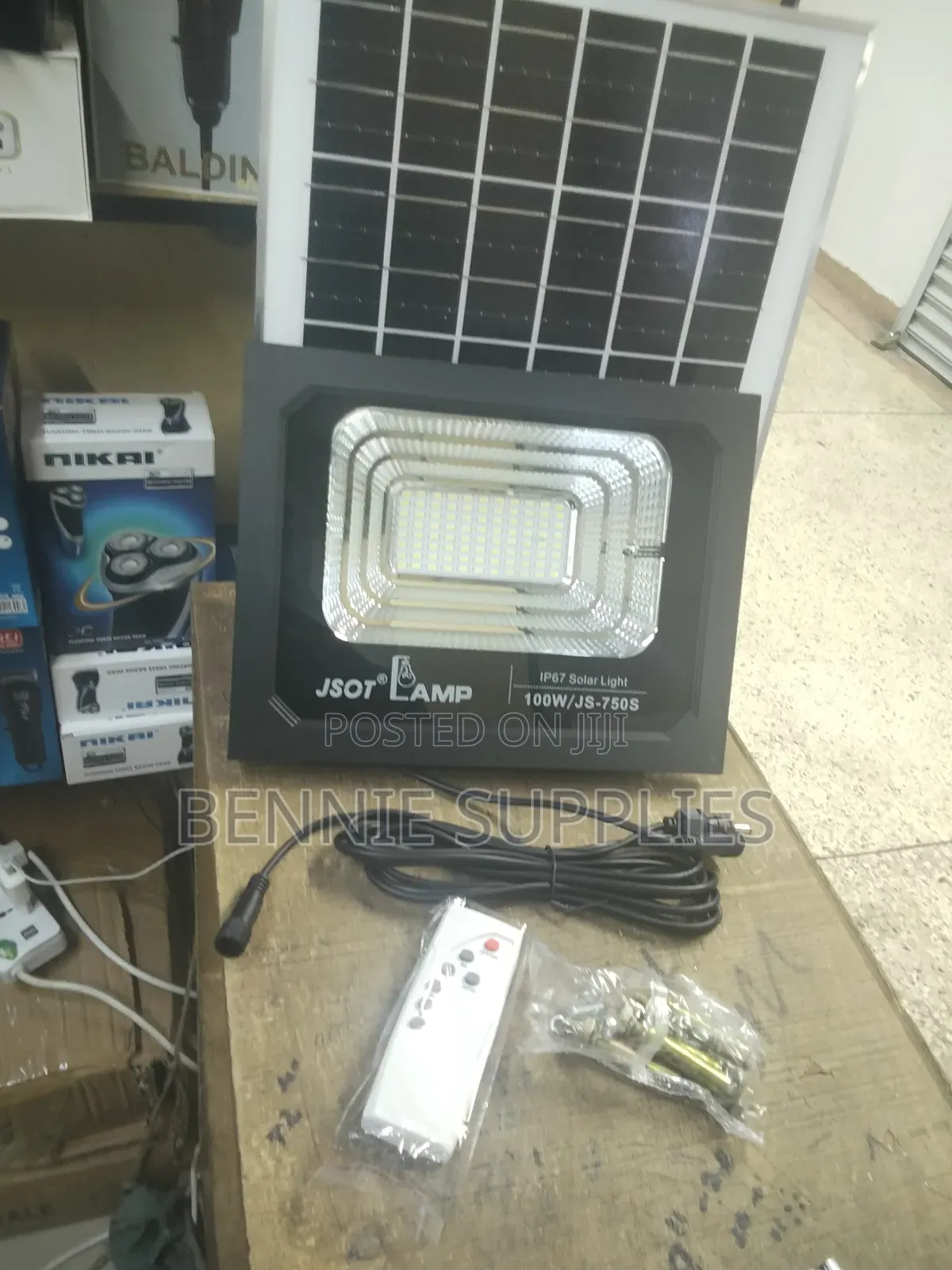 Available Solar Flood Light / 100watts Flood Light