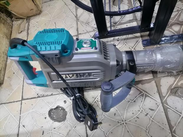 High Standard 1700w Total Demolition Breaker