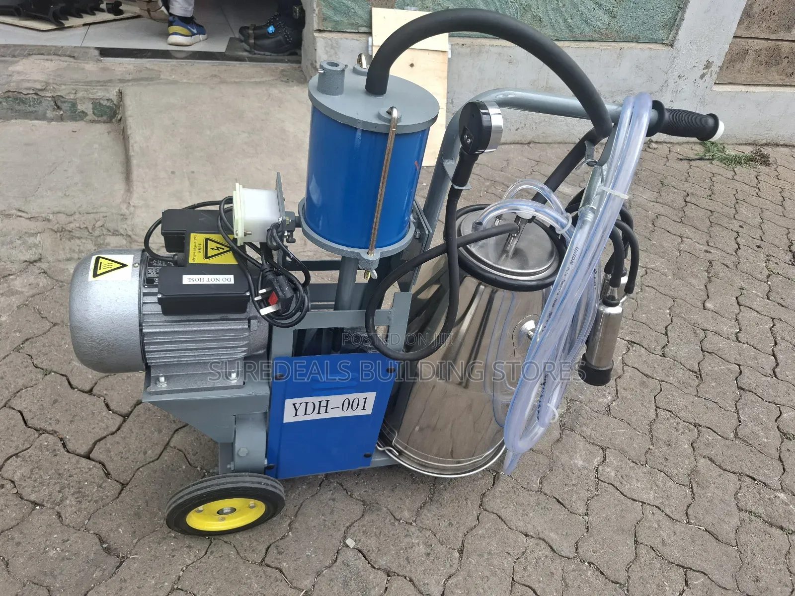 Aico Single Buckets Portable Cow Milking Machine