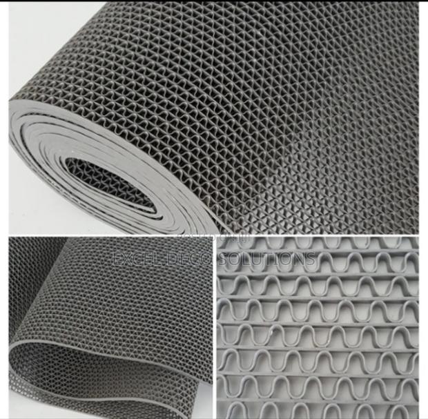  Vibrant Anti-Slip PVC Mat – Decorative Functional
