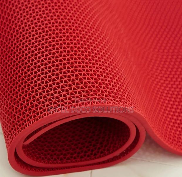Heavy Traffic Anti-Slip Mat – Rugged PVC Material - main view