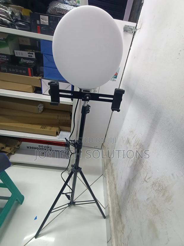 Studio Light With a Tripod Stand Selfie Full Ring Light