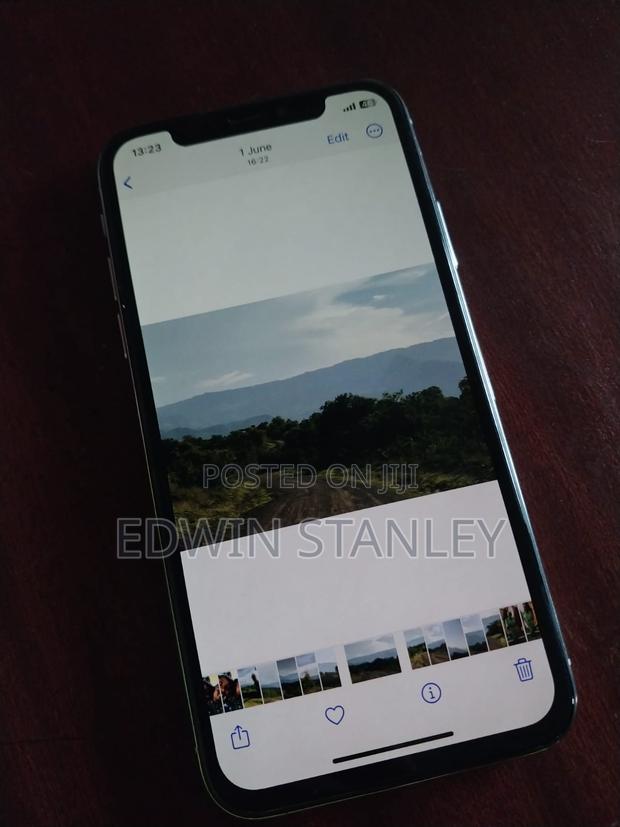 Apple iPhone X 256 GB White - thumbnail 3