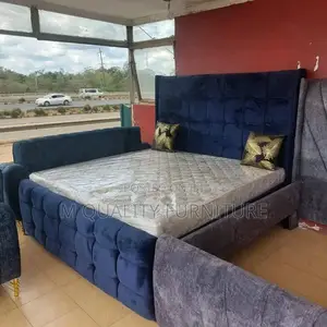 Modern 5 by 6 Bubbled Bed