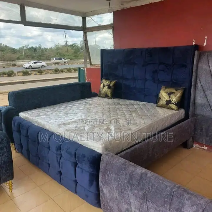 Modern 5 by 6 Bubbled Bed