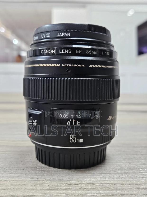 Canon Ef 85mm F/1.8 Usm Lens