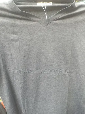 T-Shirt v Neck
