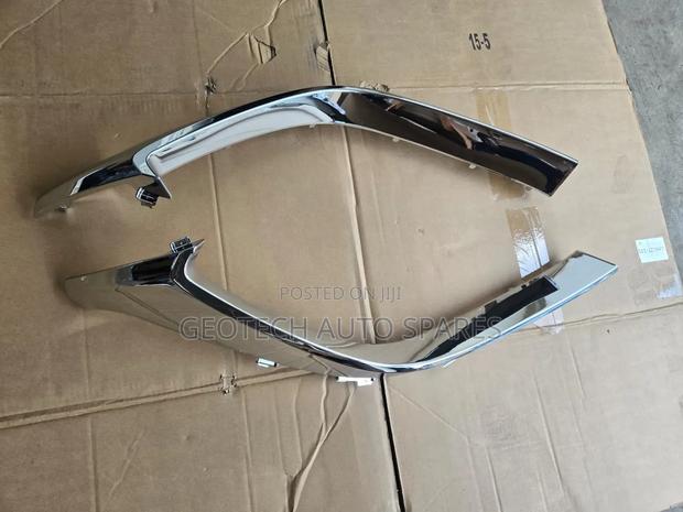 Mazda Cx9 Grill Chrome Moulding Available - main view