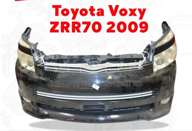 Nose Cut Complete Toyota Voxy Zrr70 2009