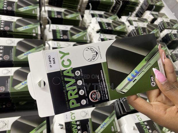 Mothca Matte Privacy Screen Protector for iPhone 16 Pro Max - thumbnail 3