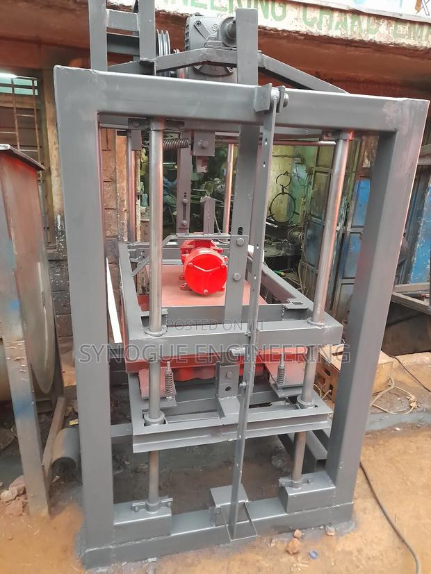 Concrete Cabro/Block Making Machine - thumbnail 5