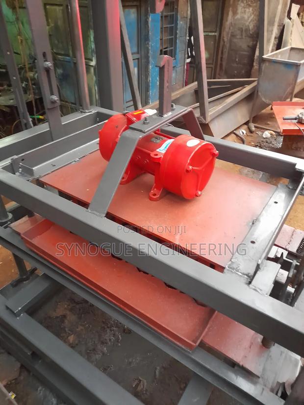 Concrete Cabro/Block Making Machine - thumbnail 6