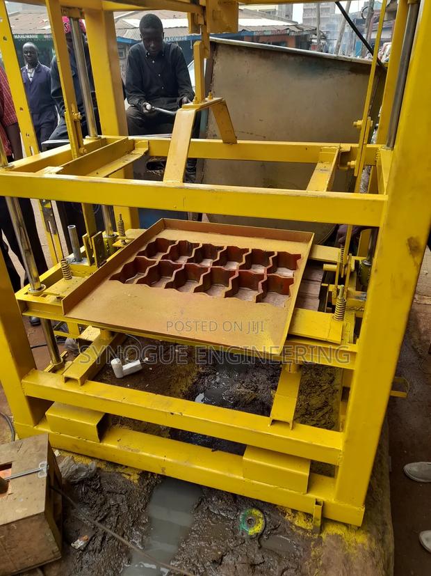 Concrete Cabro Making Machine - main view