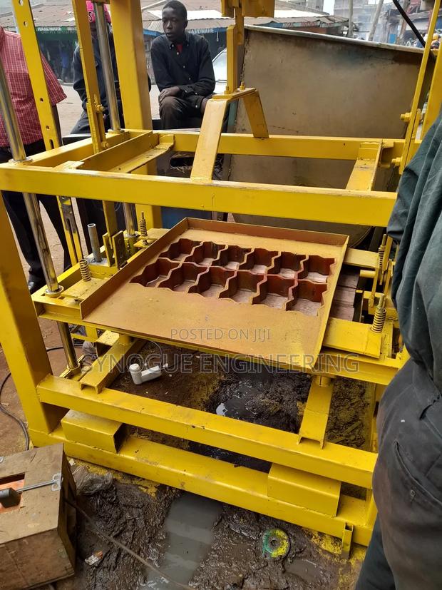 Concrete Cabro Making Machine - thumbnail 5