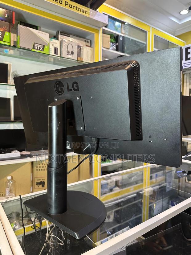 Lg 29ub67-B 29” Ips WFHD (2560x1080)Multi-Device Monitor - thumbnail 3