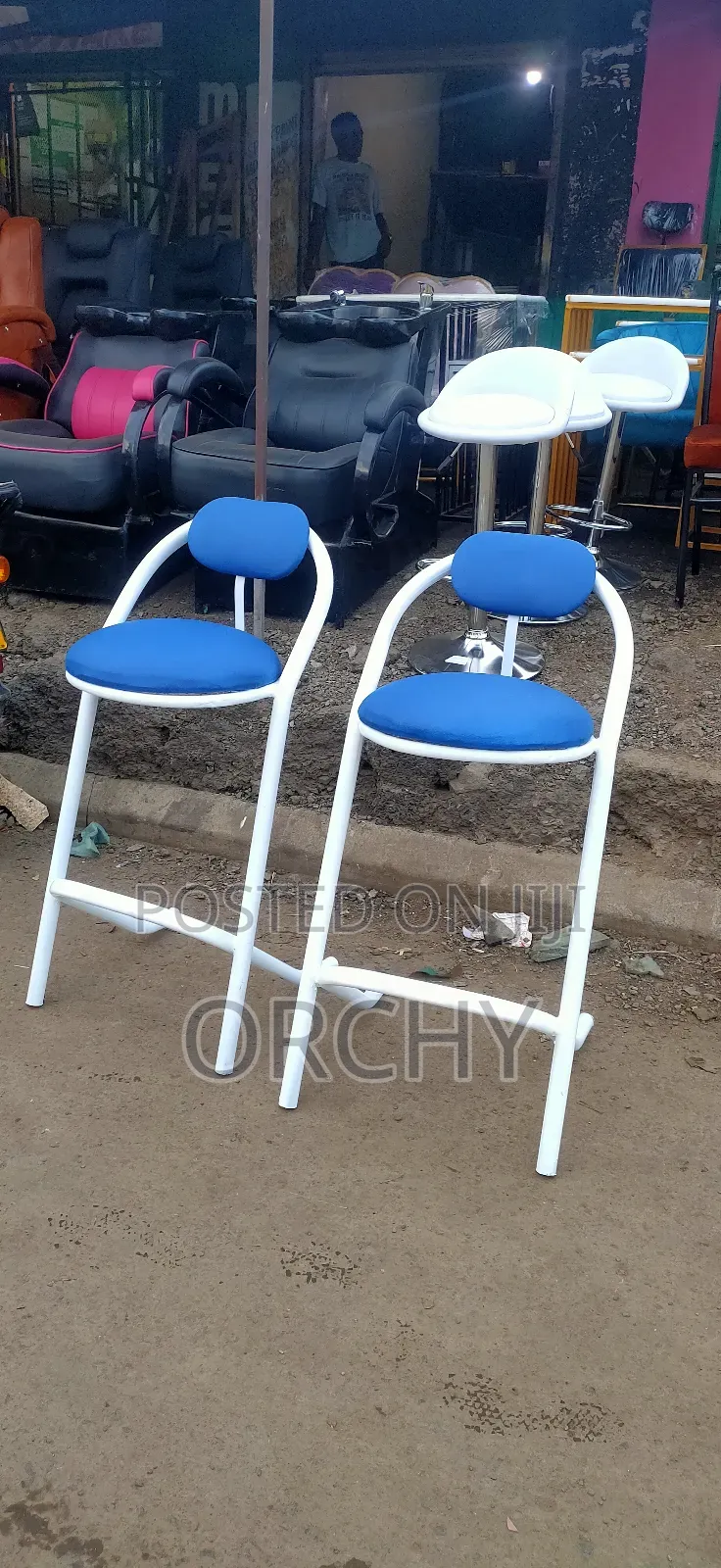 Counter Seats/ High Stools