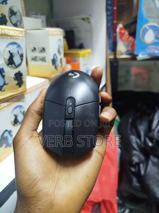 Logitech G304 Wireless Gaming Mouse - thumbnail 2