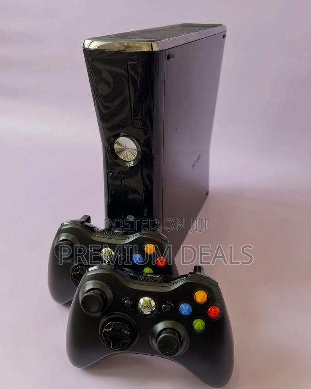 Pre Owned Xbox360 With 13games.