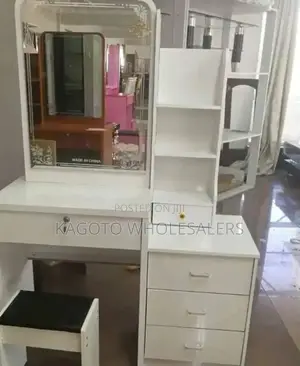 White Dressing Table With a Sliding Mirror (Large) Ds