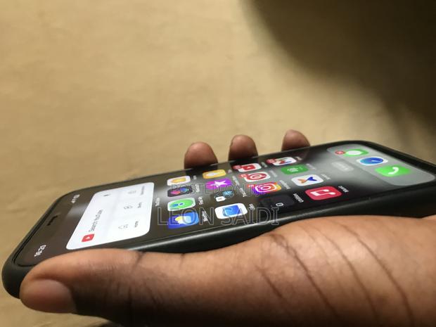 Apple iPhone XR 64 GB Black - thumbnail 5