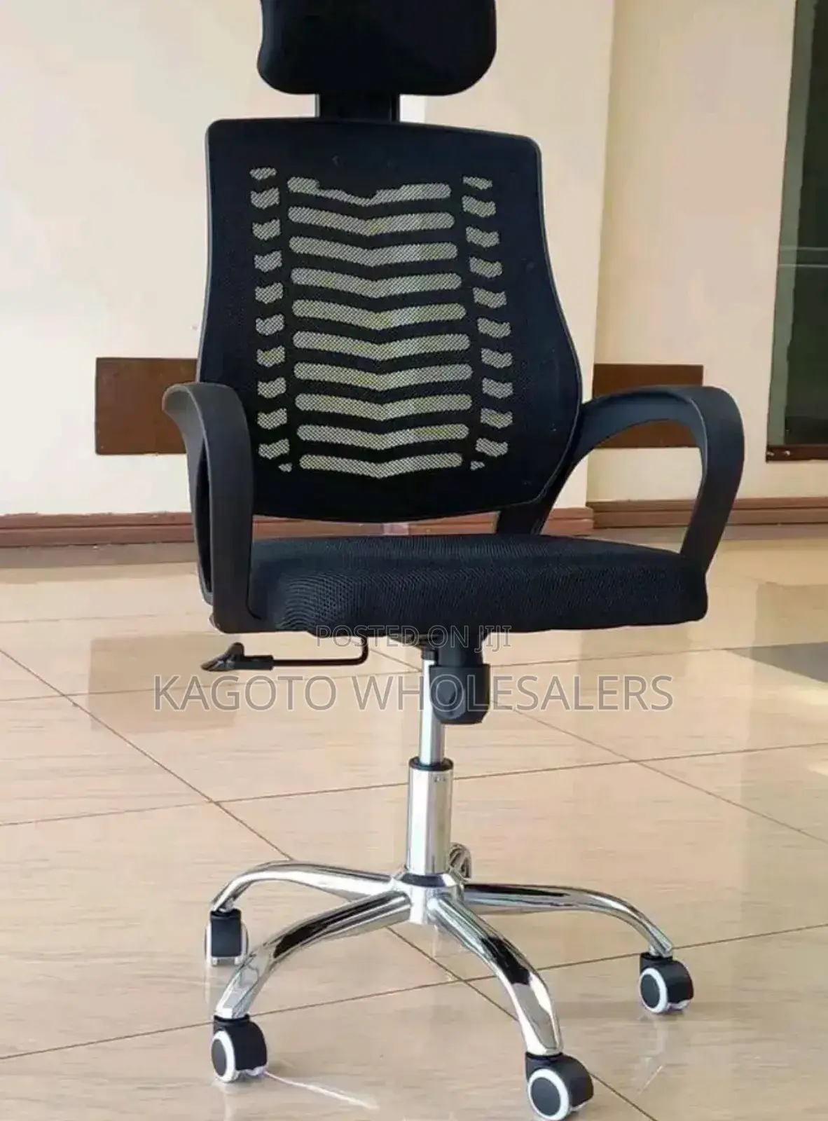 Office Chair With a Headrest/Adjustable Office Chair